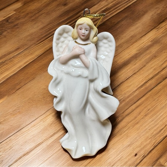 Lenox Porcelain Heavenly Angel Ornament with Box 🎁 - Picture 6 of 11